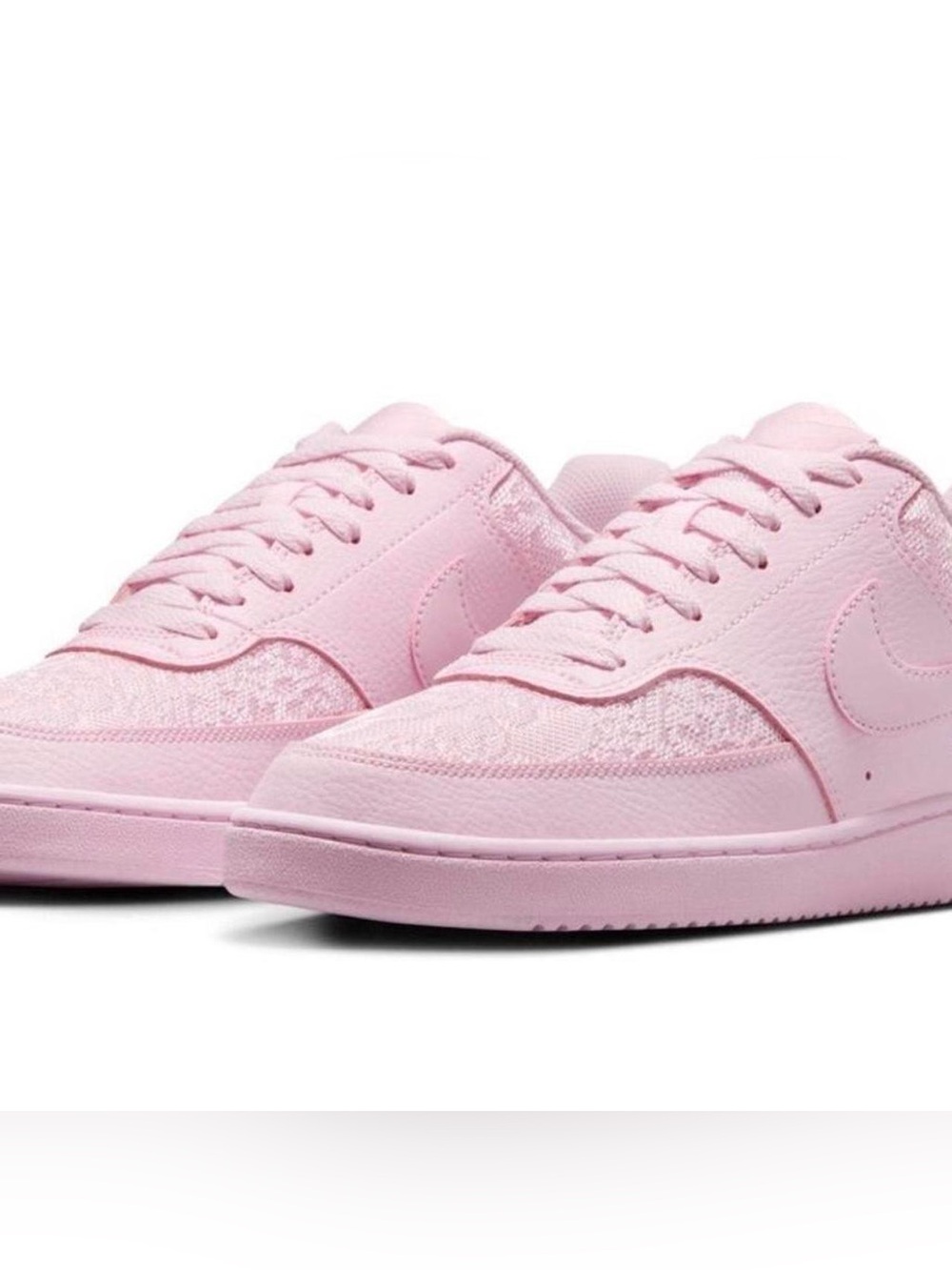 New Nike Women's Low-Top Sneakers Pink lace size 9